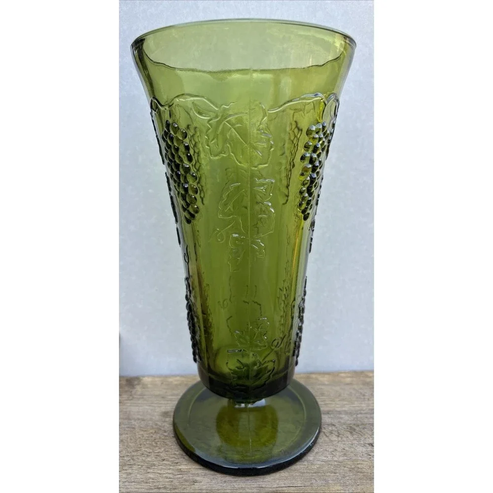 Vintage Indiana Grapevine Avocado Green Footed 9 3/4